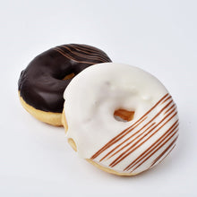 Load image into Gallery viewer, MILK COMPOUND BUTTONS - 10KG BAG